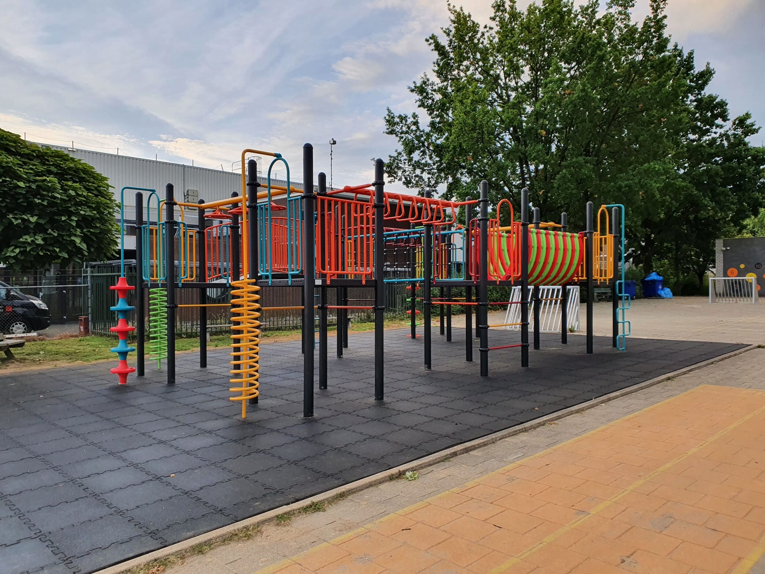 Mega klimtoestel bij SBO De Griffel in Heerlen