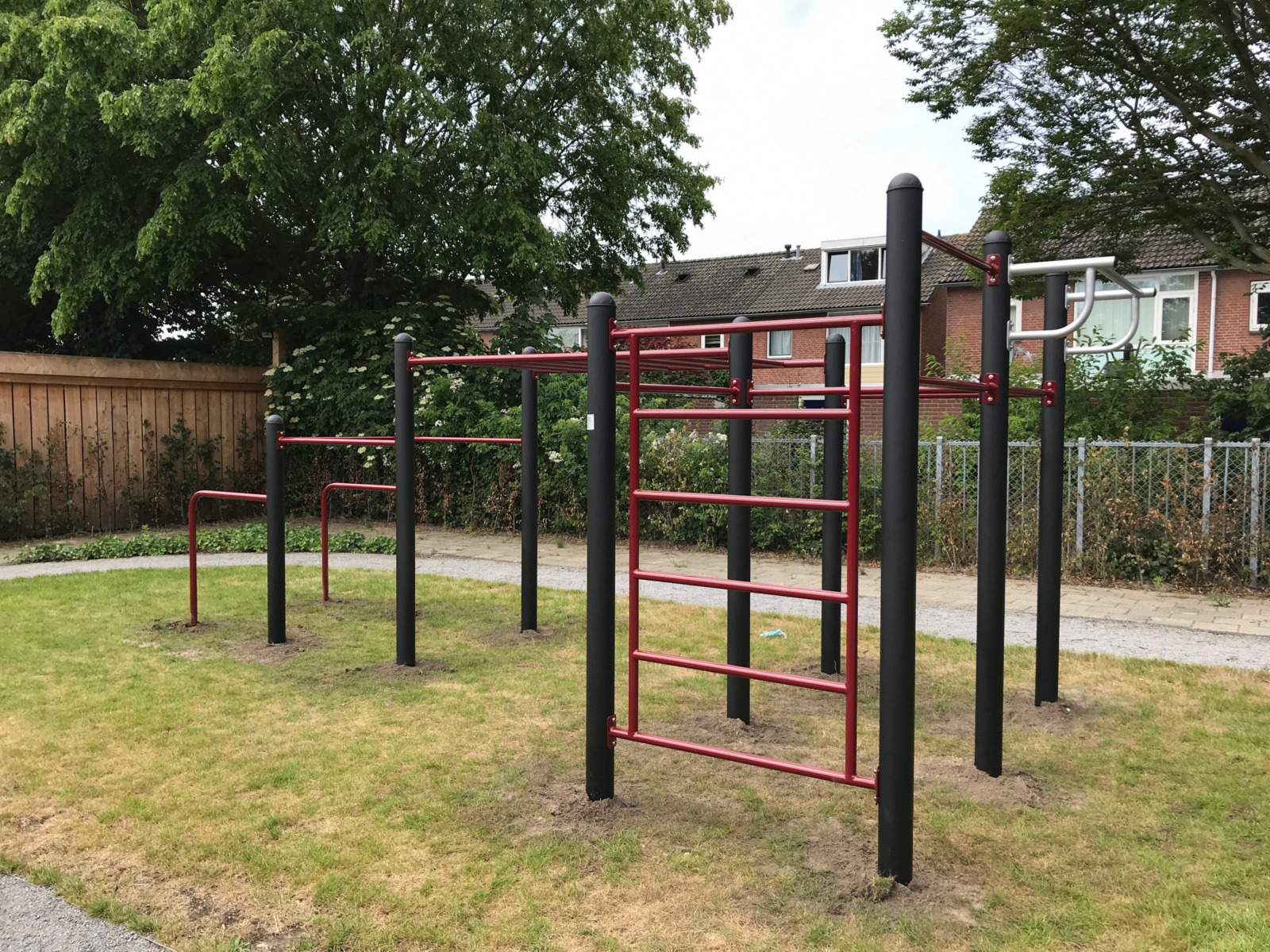 calisthenics outdoor sporttoestel bij Fysiotherapie Heusdenhout in Breda