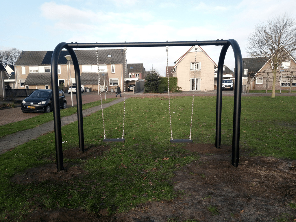 Nieuwe speeltoestellen op verschillende speelplekken in Westerhaar/Vriezenveensche Wijk in Gemeente Twenterand