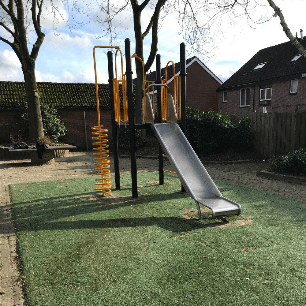 Professioneel speeltoestel uit robuust metaal en rvs serie van TnT aan de Fuut in Deventer