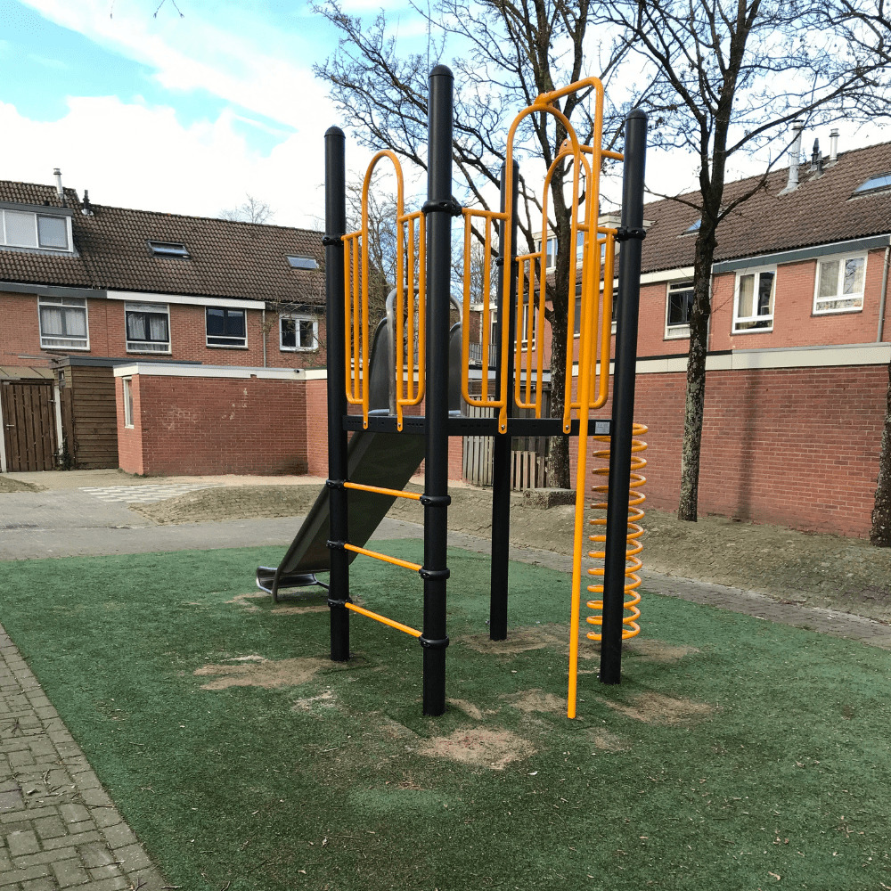 Professioneel speeltoestel uit robuust metaal en rvs serie van TnT aan de Fuut in Deventer