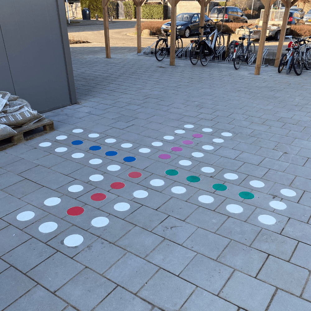 Pleinplakker mens-erger-je-niet bij vluchtelingenopvang in Boskoop